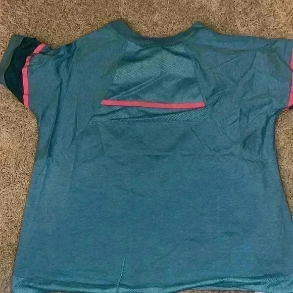 Nike sport shirt size L - Picture 4 of 4